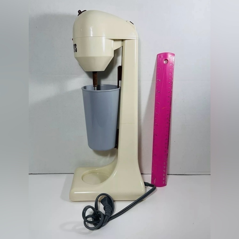 Hershey's Milkshake Machine - Picture 10 of 12